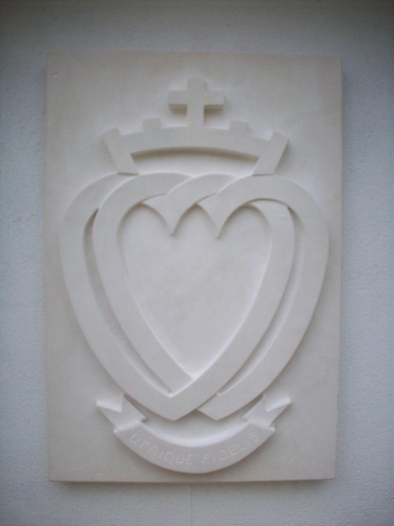 Le double coeur, symbole du département de la Vendée.